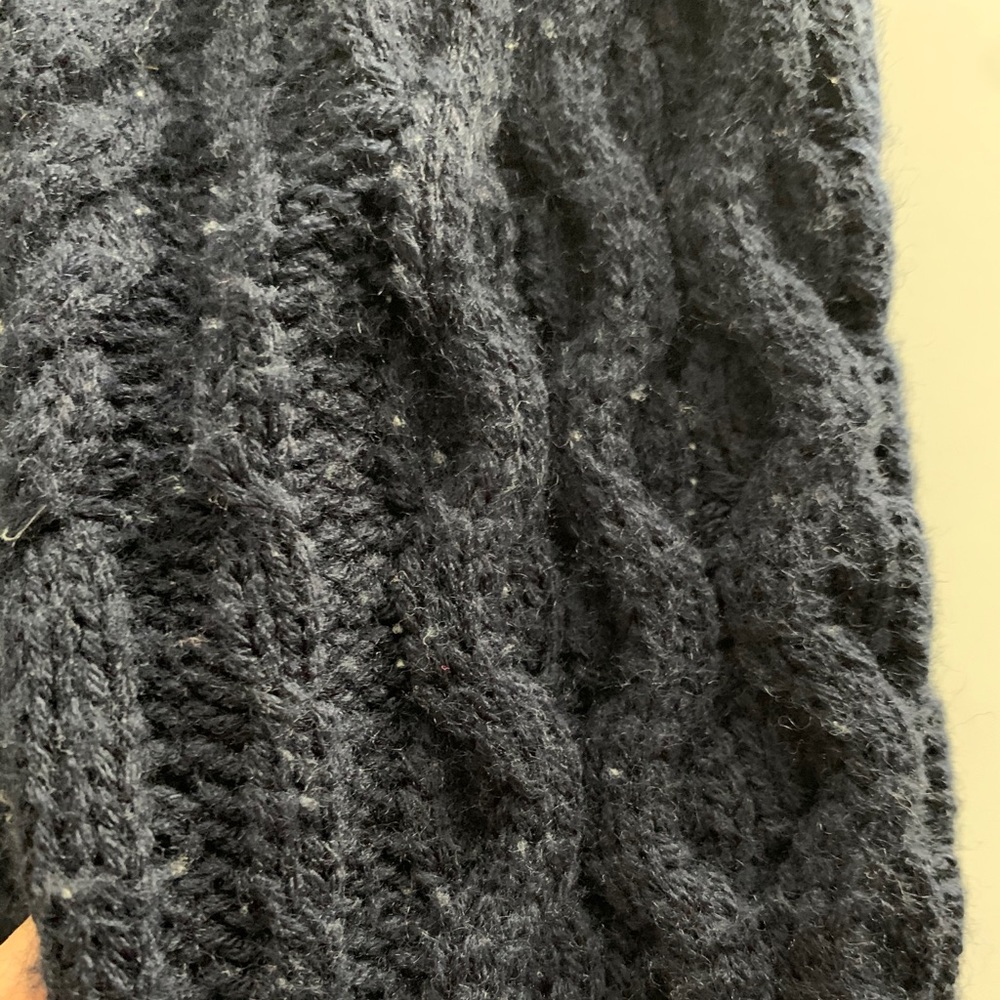 ❤️Sweater❤️ - Picture 3 of 4